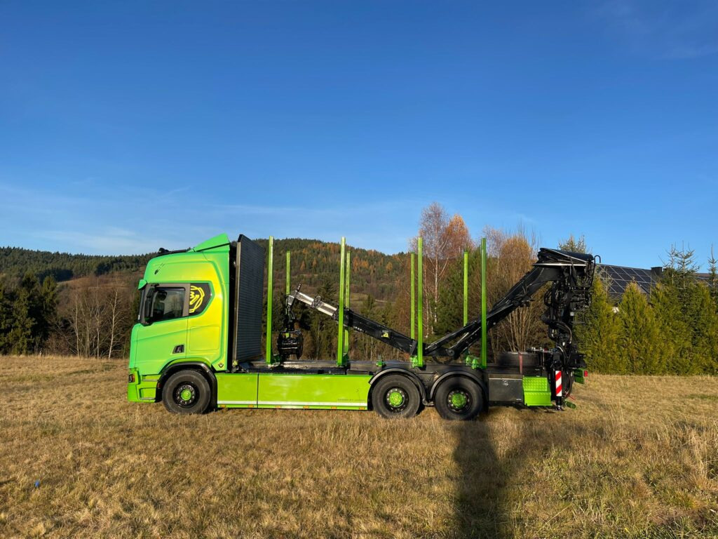 SCANIA 650 „BANDZIOR” - Log truck, Crane truck: picture 5 SCANIA 650 „BANDZIOR” - Log truck, Crane truck: picture 5