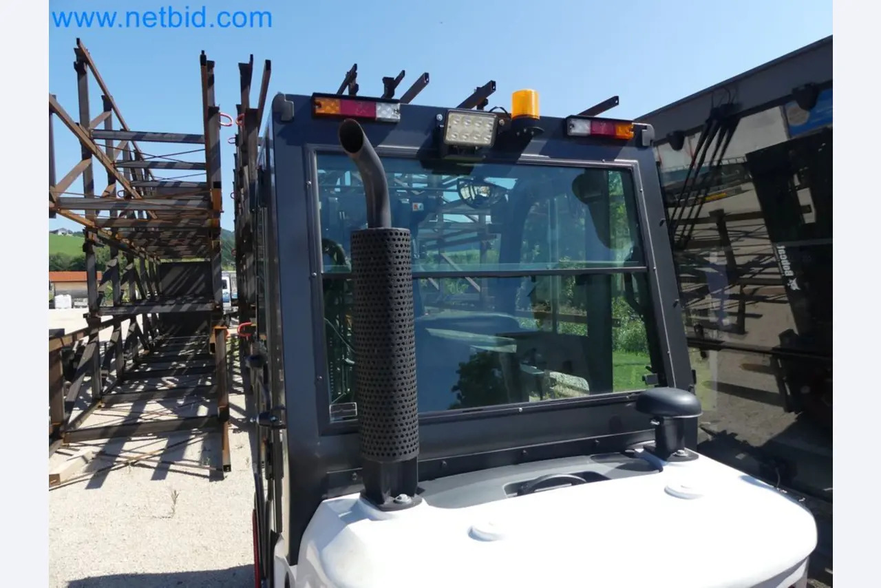 Bobcat D30NXS - Material handling equipment: picture 2 Bobcat D30NXS - Material handling equipment: picture 2