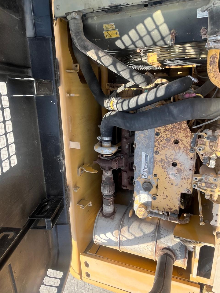 CATERPILLAR 323DL - Crawler excavator: picture 2 CATERPILLAR 323DL - Crawler excavator: picture 2