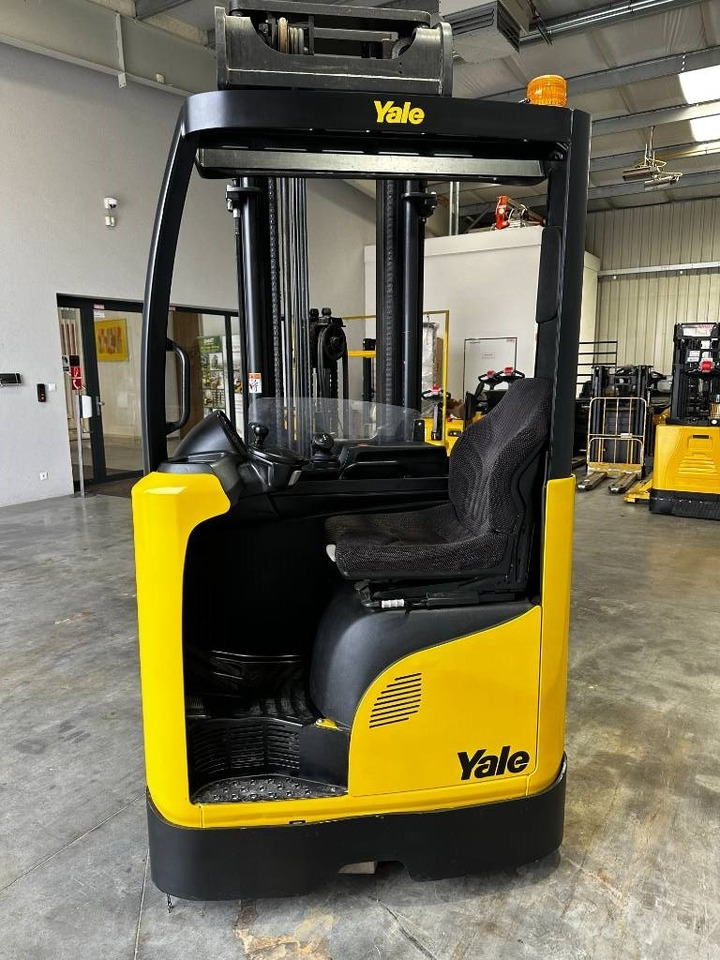 Yale MR16 - Reach truck: picture 4 Yale MR16 - Reach truck: picture 4