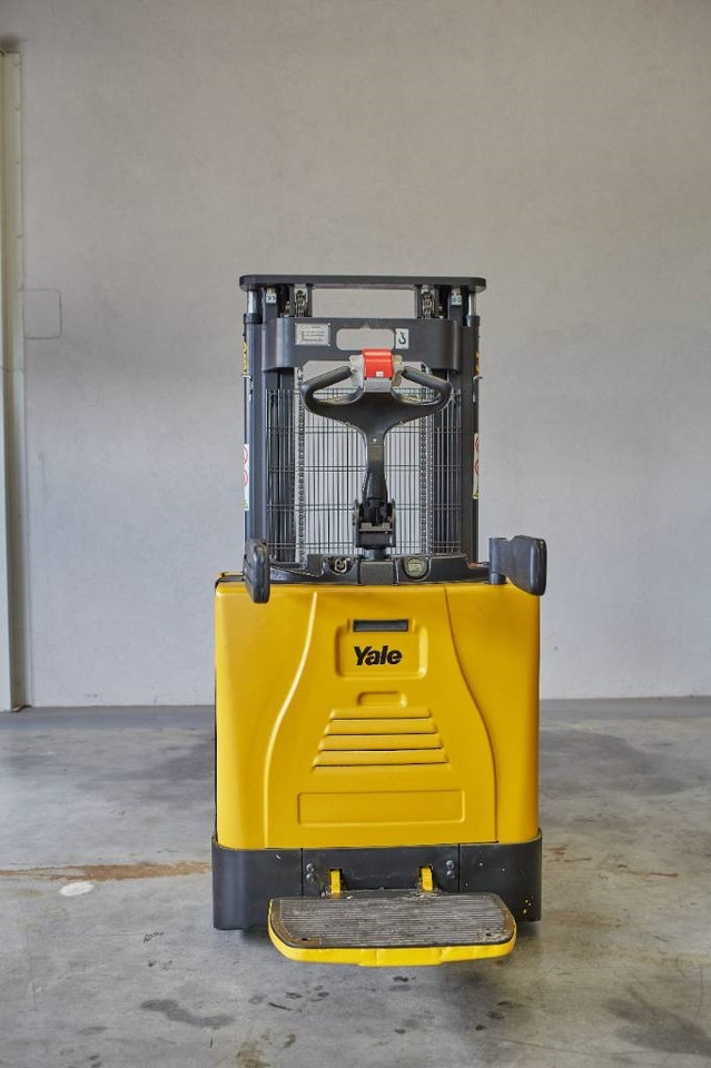 Yale MS12X - Electric forklift: picture 3 Yale MS12X - Electric forklift: picture 3