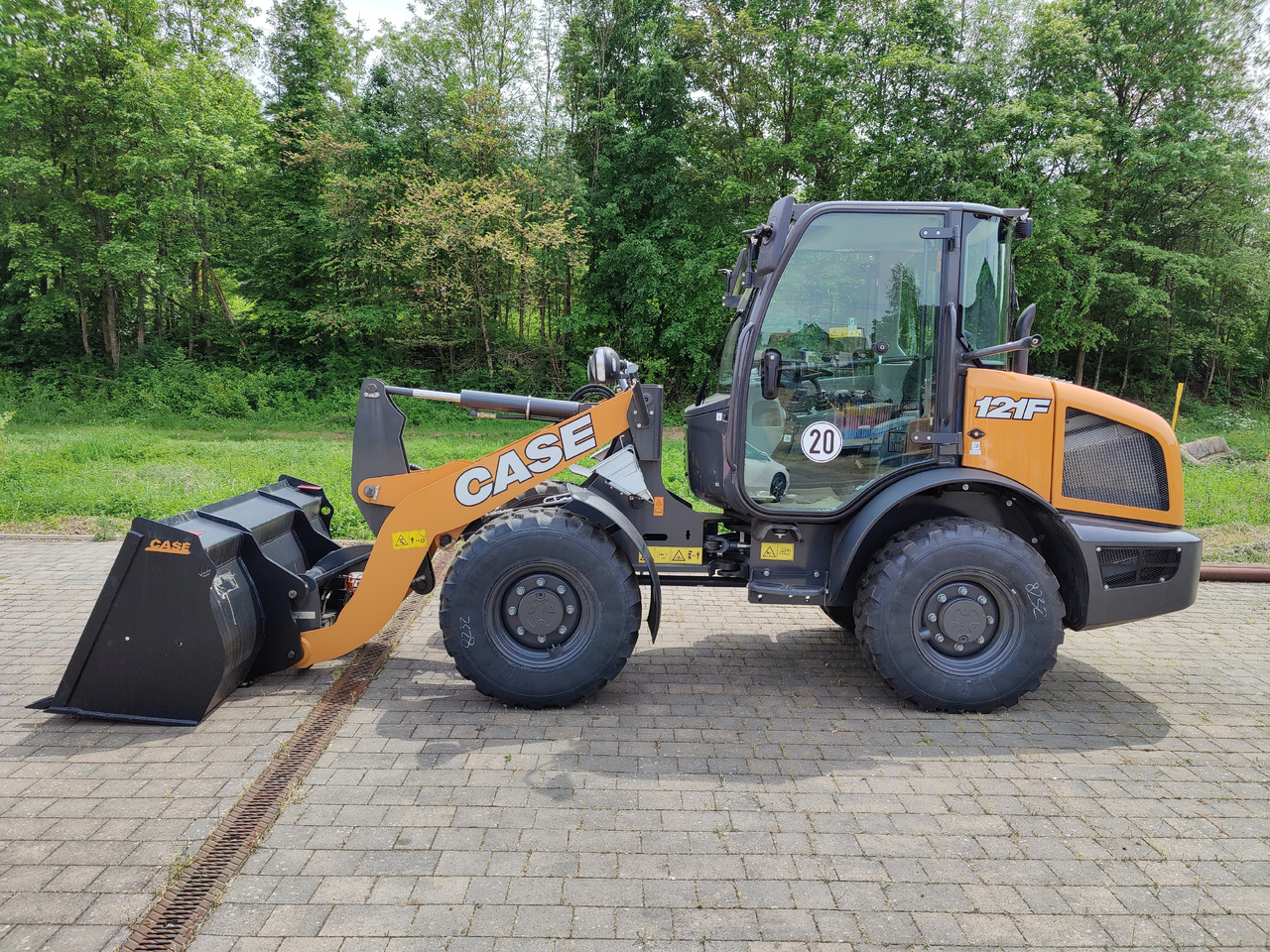 Case 121F STD ZB Radlader mit Schaufel ZB Kabine Klima HZG - Wheel loader: picture 3 Case 121F STD ZB Radlader mit Schaufel ZB Kabine Klima HZG - Wheel loader: picture 3
