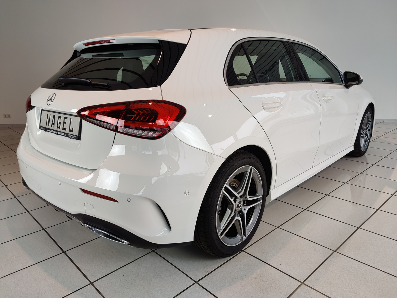 Mercedes-Benz A 200 7G-DCT AMG Line Kamera Navi LED SHZ - Sedan: picture 4 Mercedes-Benz A 200 7G-DCT AMG Line Kamera Navi LED SHZ - Sedan: picture 4