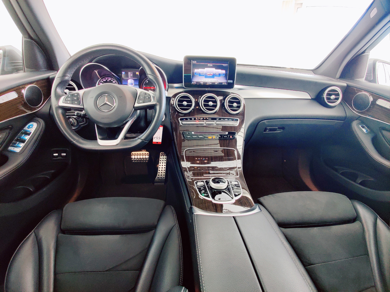 SUV Mercedes-Benz GLC 220 d 4Matic AHK Navi RüKam SHZ: picture 10 SUV Mercedes-Benz GLC 220 d 4Matic AHK Navi RüKam SHZ: picture 10