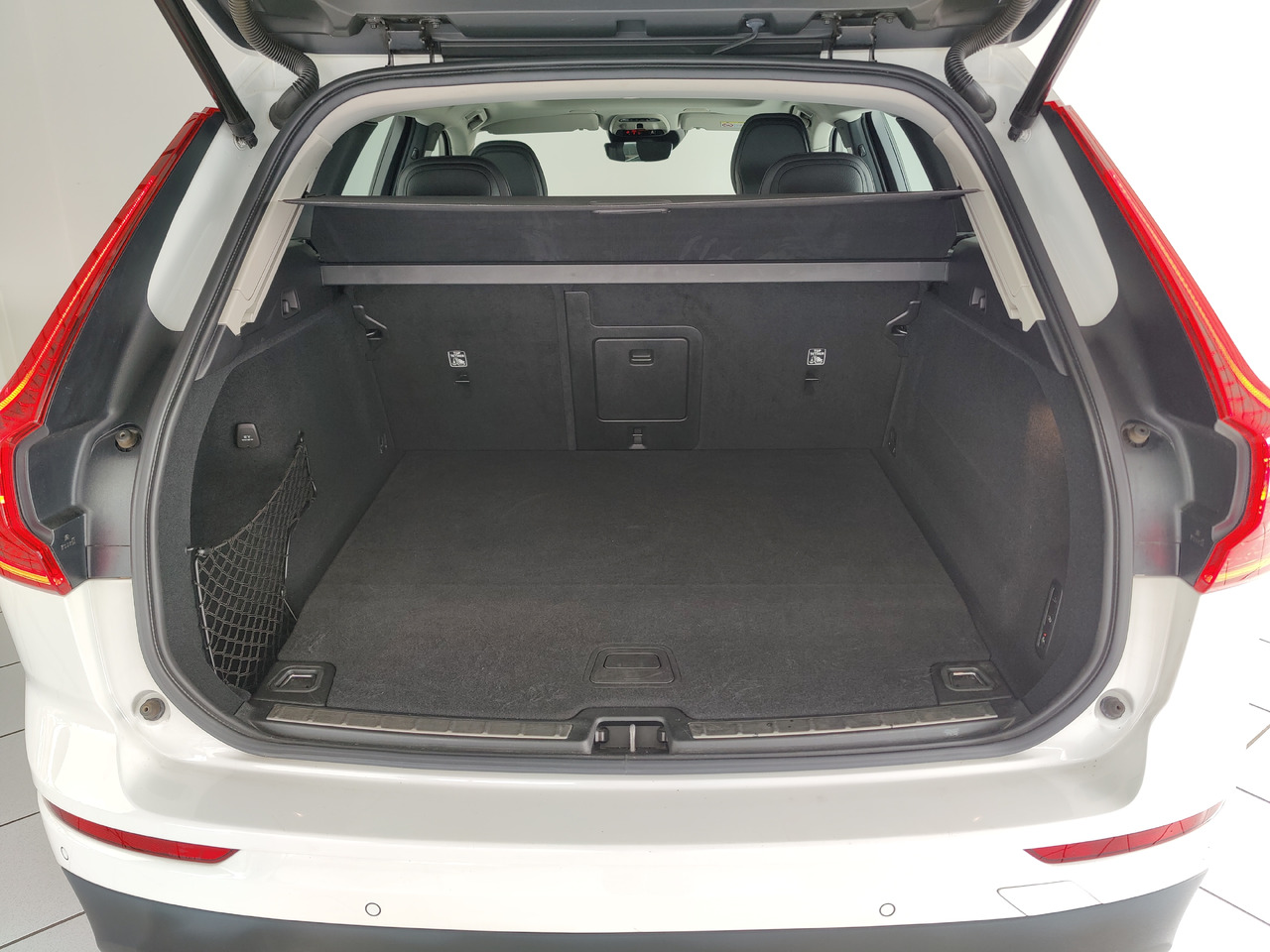 SUV Volvo XC60 t8 twin engine Momentum Plug-In Hybrid AWD AHK Leder Navi: picture 15 SUV Volvo XC60 t8 twin engine Momentum Plug-In Hybrid AWD AHK Leder Navi: picture 15