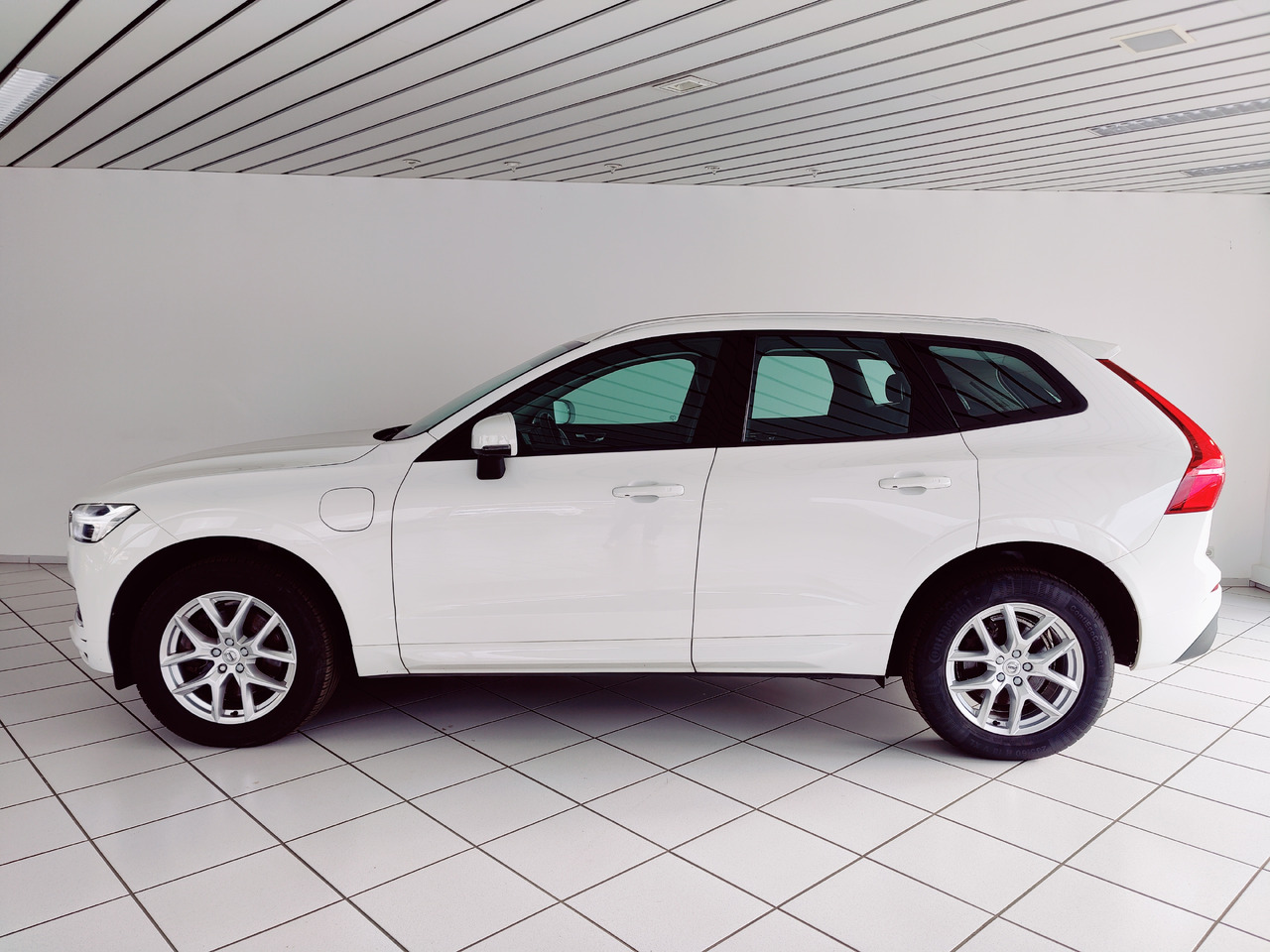 SUV Volvo XC60 t8 twin engine Momentum Plug-In Hybrid AWD AHK Leder Navi: picture 8 SUV Volvo XC60 t8 twin engine Momentum Plug-In Hybrid AWD AHK Leder Navi: picture 8
