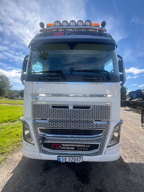 Dropside/ Flatbed truck, Crane truck Volvo FH 16.540: picture 11 Dropside/ Flatbed truck, Crane truck Volvo FH 16.540: picture 11