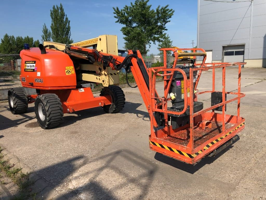 JLG 450 AJ - Articulated boom: picture 2 JLG 450 AJ - Articulated boom: picture 2