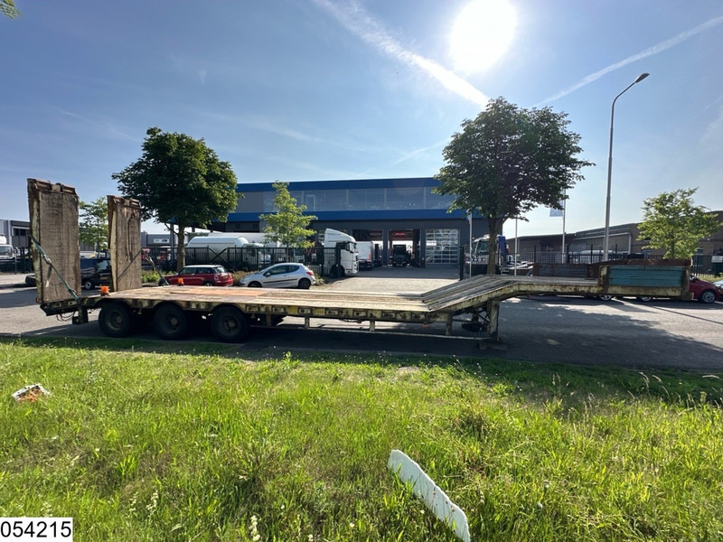 ACTM Lowbed 45.800 KG, Steel suspension - Low loader semi-trailer: picture 3 ACTM Lowbed 45.800 KG, Steel suspension - Low loader semi-trailer: picture 3
