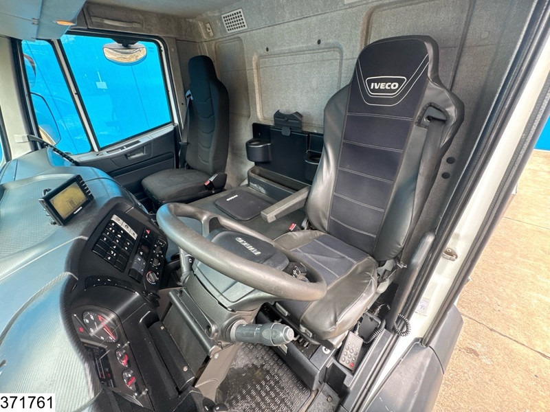 Tank truck Iveco Stralis 460 6x2, EURO 6, 15,900 litres, Milk, Retarder, Lenk: picture 8 Tank truck Iveco Stralis 460 6x2, EURO 6, 15,900 litres, Milk, Retarder, Lenk: picture 8