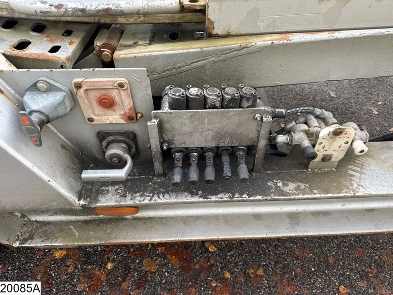 Autotransporter semi-trailer Janhel Autotransport Hydraulics, Winch: picture 13