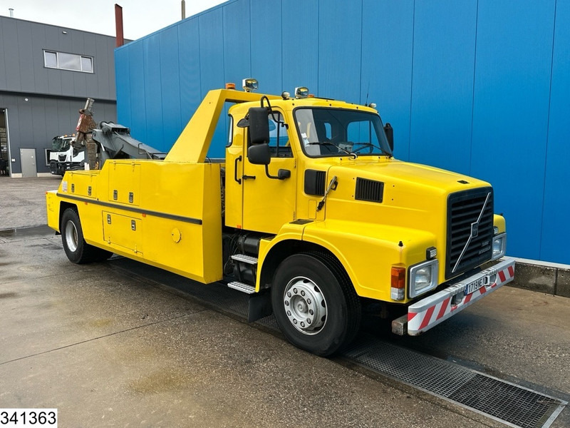 Volvo N 10 Wrecker, Steel suspension - Crane truck: picture 3 Volvo N 10 Wrecker, Steel suspension - Crane truck: picture 3