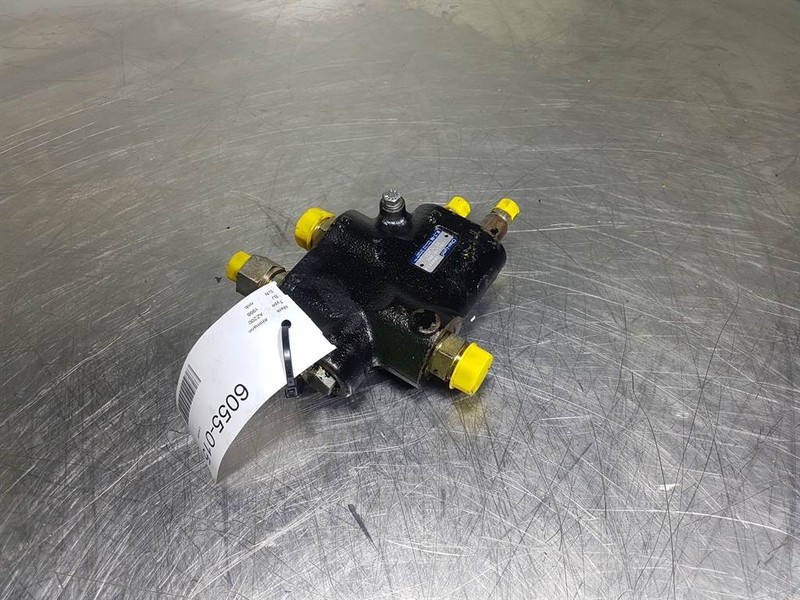 Char-Lynn 6061457002 - Kramer 320 - Priority valve - Hydraulics for Construction machinery: picture 1 Char-Lynn 6061457002 - Kramer 320 - Priority valve - Hydraulics for Construction machinery: picture 1