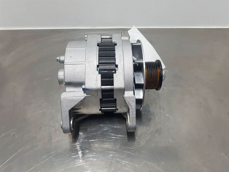 Cummins QSB5.9C-24V 70A-Alternator/Lichtmaschine/Dynamo - Engine for Construction machinery: picture 2 Cummins QSB5.9C-24V 70A-Alternator/Lichtmaschine/Dynamo - Engine for Construction machinery: picture 2