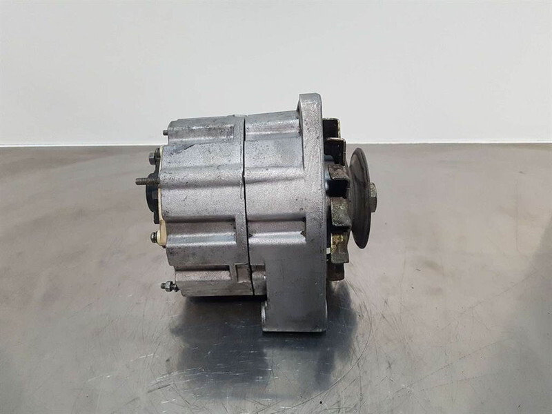 Deutz 24V 55A-PSH 586.002.055-Alternator/Lichtmaschine - Engine for Construction machinery: picture 3 Deutz 24V 55A-PSH 586.002.055-Alternator/Lichtmaschine - Engine for Construction machinery: picture 3