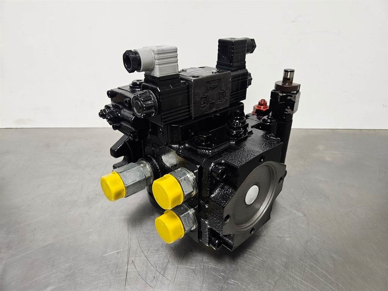 Giant 451T-Bondioli& Pavesi M4PV28-28-Drive pump/Rijpomp - Hydraulics for Construction machinery: picture 5 Giant 451T-Bondioli& Pavesi M4PV28-28-Drive pump/Rijpomp - Hydraulics for Construction machinery: picture 5