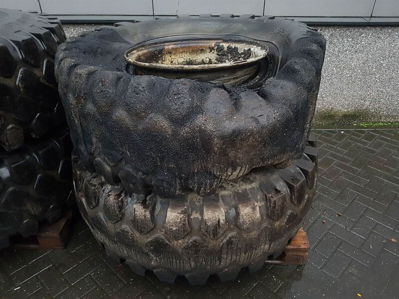 Terex TL210-Solideal 20.5-25-Tire/Reifen/Band - Wheels and tires for Construction machinery: picture 3 Terex TL210-Solideal 20.5-25-Tire/Reifen/Band - Wheels and tires for Construction machinery: picture 3