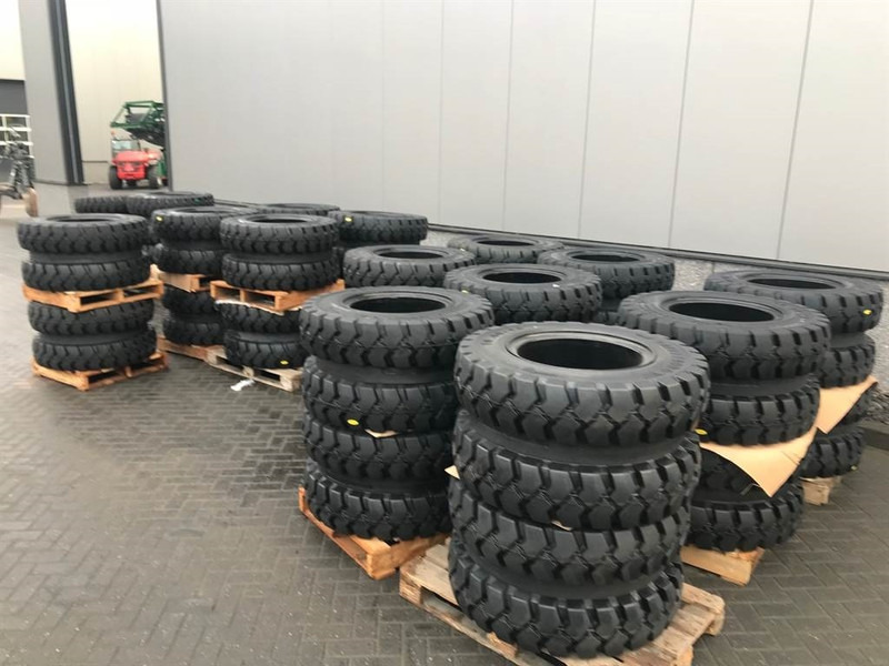 Trelleborg 10.00-20 Dual excavator solid-Tyre/Reifen/Banden - Wheels and tires for Construction machinery: picture 3 Trelleborg 10.00-20 Dual excavator solid-Tyre/Reifen/Banden - Wheels and tires for Construction machinery: picture 3