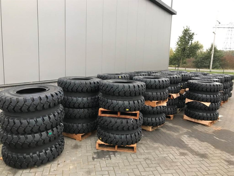 Trelleborg 12.00-20 Dual excavator solid-Tyre/Reifen/Banden - Wheels and tires for Construction machinery: picture 4 Trelleborg 12.00-20 Dual excavator solid-Tyre/Reifen/Banden - Wheels and tires for Construction machinery: picture 4