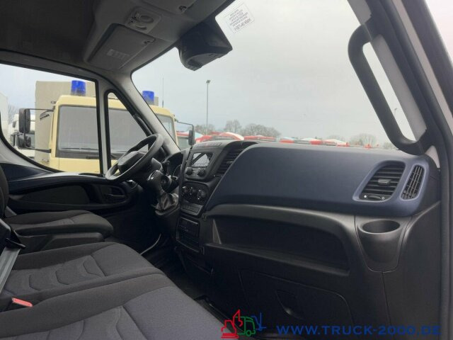 Interior photo 1: Box van Iveco Daily 72C180 HiMatic Autom. Koffer 3.5t Nutzlast