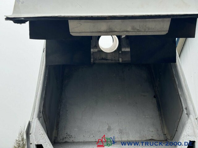 Schmidt Swingo Compact 200 4 Radlenkung Kehren & Sprühen - Road sweeper: picture 4 Schmidt Swingo Compact 200 4 Radlenkung Kehren & Sprühen - Road sweeper: picture 4