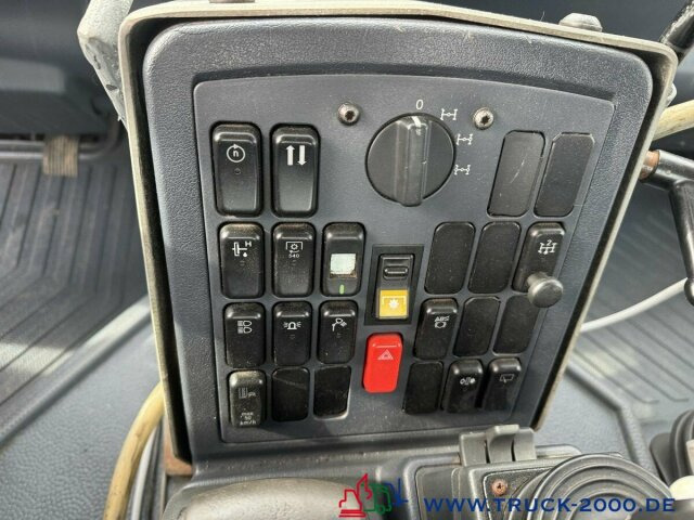 Unimog U400 Winter- Salzstreuer Schneeschild mit 231 PS - Snow removal vehicle: picture 2 Unimog U400 Winter- Salzstreuer Schneeschild mit 231 PS - Snow removal vehicle: picture 2