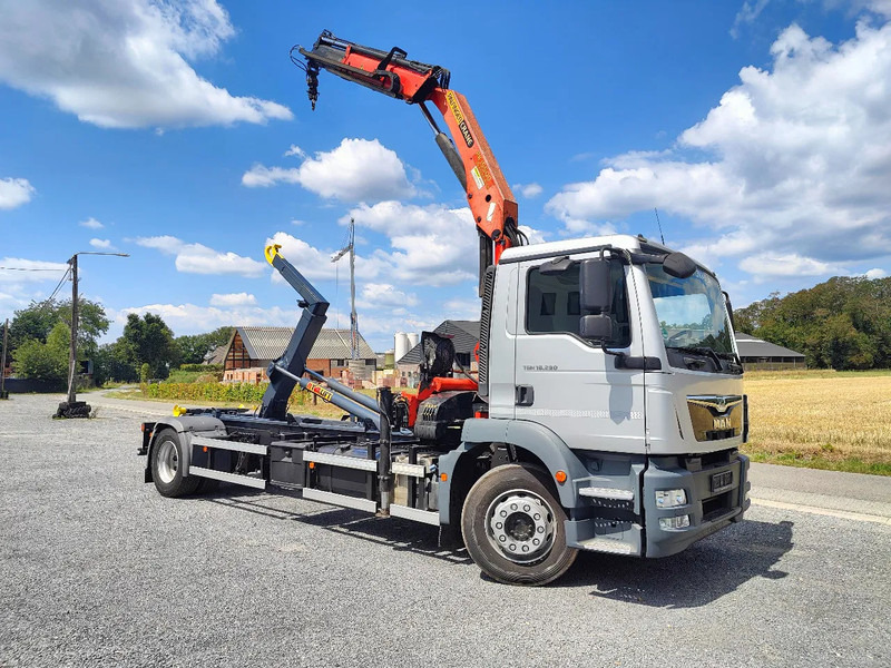 MAN TGM 18.290 4x2 Euro 6 + Crane Palfinger PK15500 - Hook lift truck, Crane truck: picture 2 MAN TGM 18.290 4x2 Euro 6 + Crane Palfinger PK15500 - Hook lift truck, Crane truck: picture 2