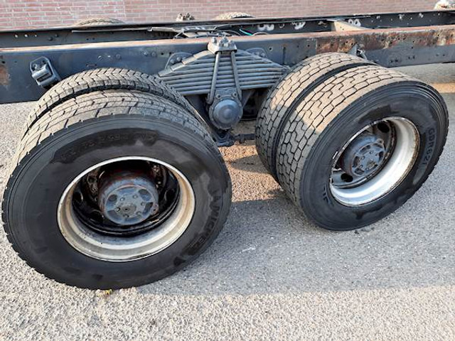 Volvo F 12 6*4 STEEL SUSPENSION - Cab chassis truck: picture 2 Volvo F 12 6*4 STEEL SUSPENSION - Cab chassis truck: picture 2
