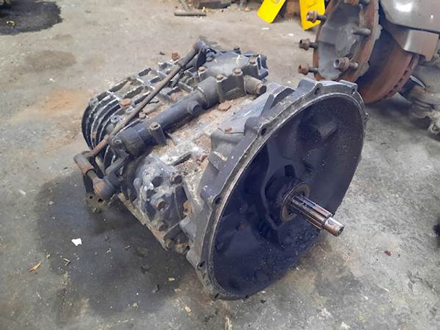 ZF 6S890 - Gearbox for Truck: picture 2 ZF 6S890 - Gearbox for Truck: picture 2