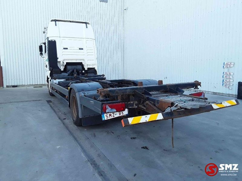 Container transporter/ Swap body truck MAN TGA 18.430: picture 11