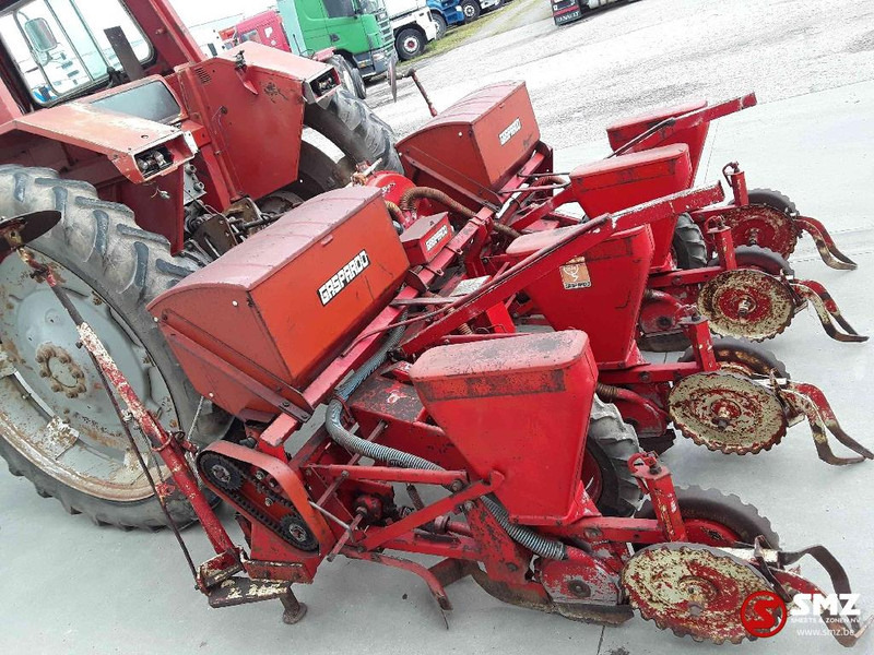 Farm tractor Massey Ferguson 595: picture 13