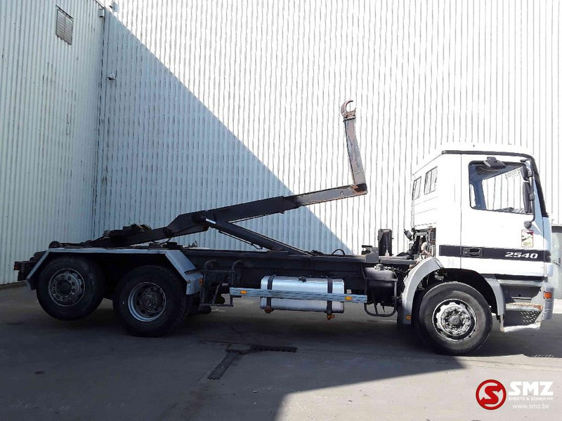 Mercedes-Benz Actros 2540 6x2 francais - Container transporter/ Swap body truck: picture 4 Mercedes-Benz Actros 2540 6x2 francais - Container transporter/ Swap body truck: picture 4