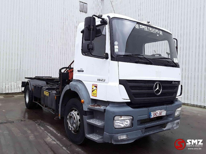 Mercedes-Benz Axor 1823 Palfinger pk4501 - Dropside/ Flatbed truck, Crane truck: picture 1 Mercedes-Benz Axor 1823 Palfinger pk4501 - Dropside/ Flatbed truck, Crane truck: picture 1