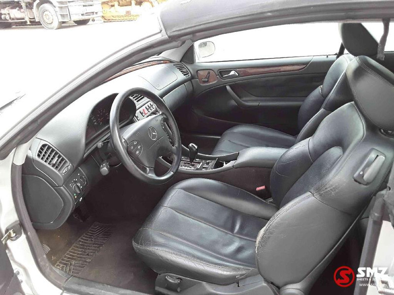 Convertible Mercedes-Benz CLK-Klasse 200: picture 7 Convertible Mercedes-Benz CLK-Klasse 200: picture 7