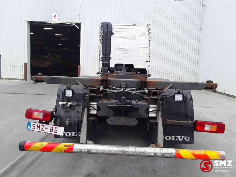 Container transporter/ Swap body truck Volvo FH 420 6x2: picture 10