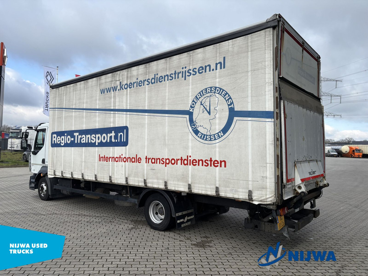 Renault MIDLUM 220 4x2 Schuifzeil + Laadklep - Curtainsider truck: picture 4 Renault MIDLUM 220 4x2 Schuifzeil + Laadklep - Curtainsider truck: picture 4