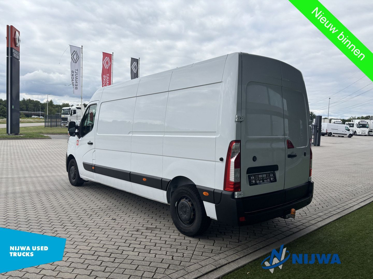 Renault Master T35 145 L3H2 Trekhaak + Climate control - Small van: picture 4 Renault Master T35 145 L3H2 Trekhaak + Climate control - Small van: picture 4