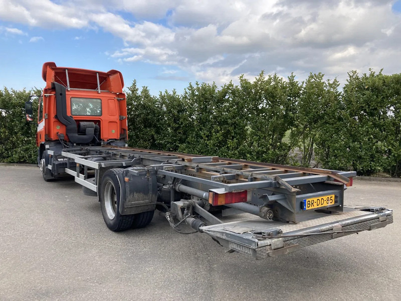 DAF CF65.180 Euro3 Manual / Laadklep - Cab chassis truck: picture 3 DAF CF65.180 Euro3 Manual / Laadklep - Cab chassis truck: picture 3