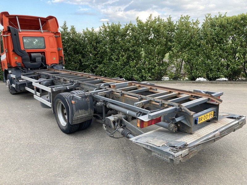 DAF FA CF65.180 Euro3 Manual / Laadklep - Cab chassis truck: picture 4 DAF FA CF65.180 Euro3 Manual / Laadklep - Cab chassis truck: picture 4