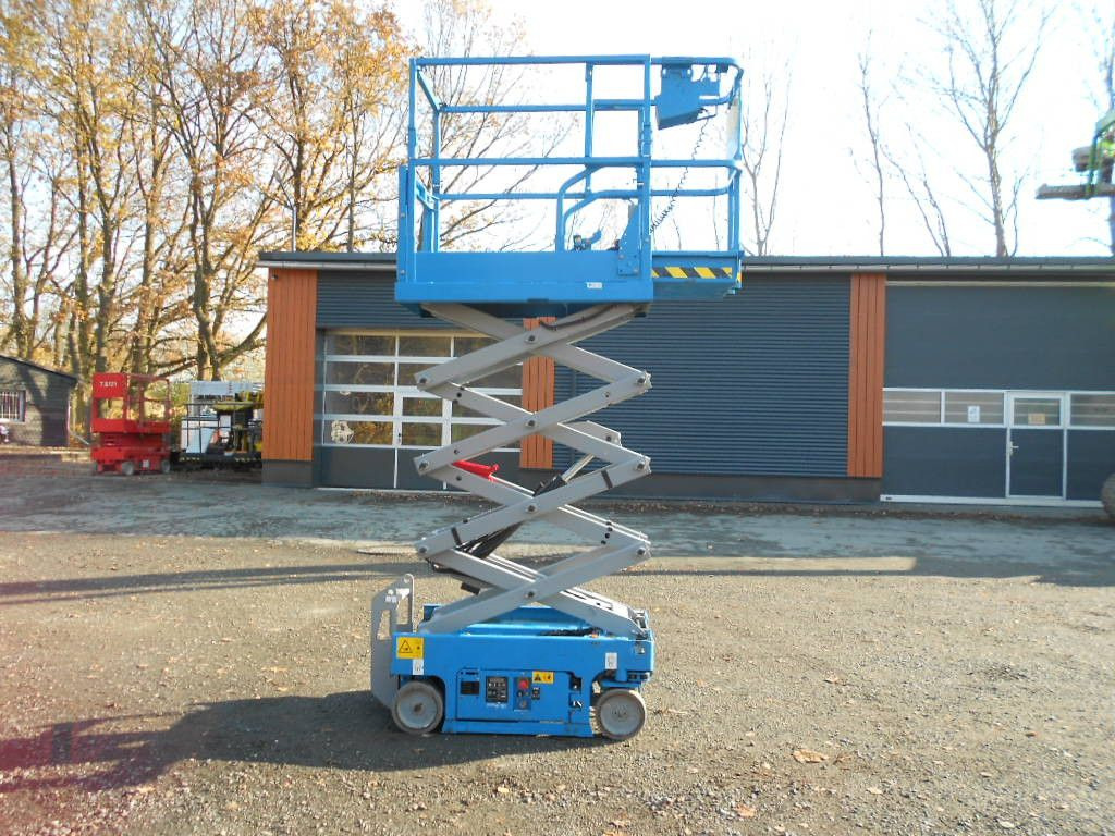 Genie GS 1330, Scherenarbeitsbühne Genie 5,9 m - Scissor lift: picture 1 Genie GS 1330, Scherenarbeitsbühne Genie 5,9 m - Scissor lift: picture 1