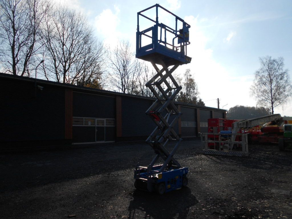 Genie GS 1330, Scherenarbeitsbühne Genie 5,9 m - Scissor lift: picture 2 Genie GS 1330, Scherenarbeitsbühne Genie 5,9 m - Scissor lift: picture 2