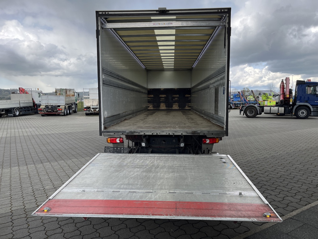 Iveco 120E25 Eurocargo 4x2 Koffer | Ladebordwand - Box truck: picture 2 Iveco 120E25 Eurocargo 4x2 Koffer | Ladebordwand - Box truck: picture 2