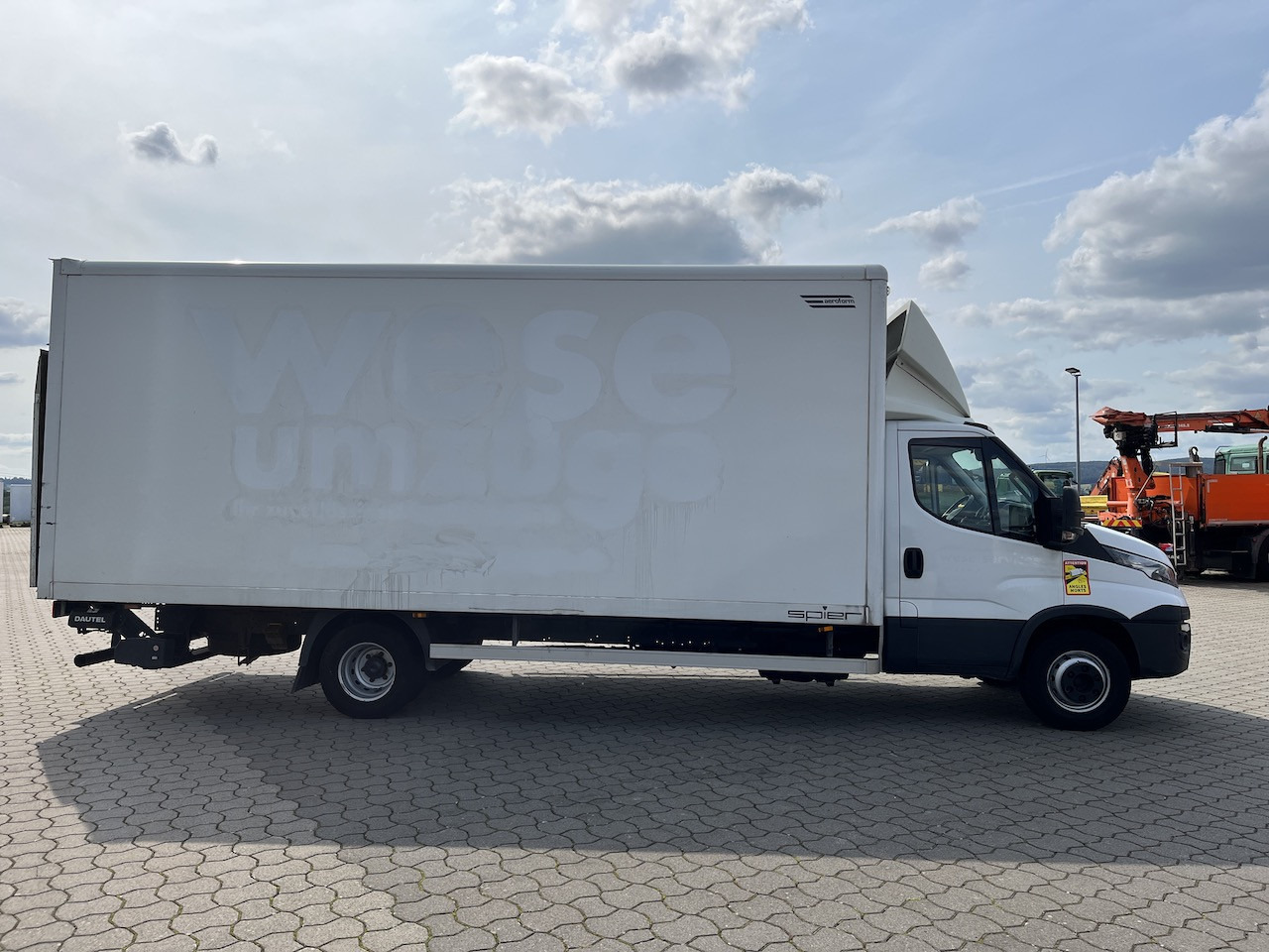 Iveco 70C18 Daily  Koffer mit Ladebordwand - Box van: picture 5 Iveco 70C18 Daily  Koffer mit Ladebordwand - Box van: picture 5