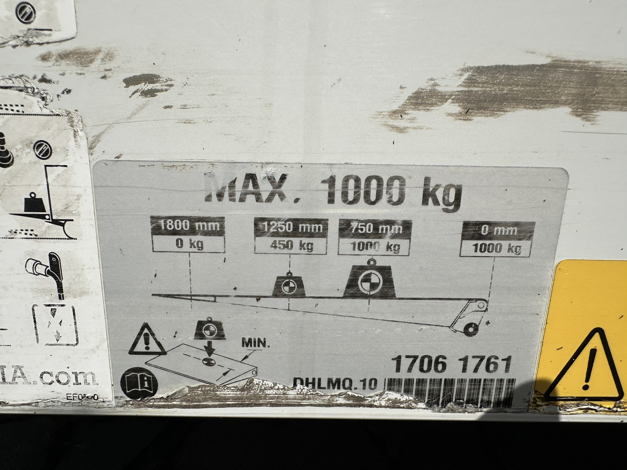 Mercedes-Benz SAXAS Koffer 5,90 m + Ladebordwand 1t - Box van: picture 2 Mercedes-Benz SAXAS Koffer 5,90 m + Ladebordwand 1t - Box van: picture 2