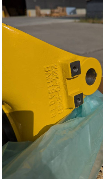 Komatsu PC26MR-3 BRACKET 22K-70-21411 - Frame/ Chassis for Construction machinery: picture 4 Komatsu PC26MR-3 BRACKET 22K-70-21411 - Frame/ Chassis for Construction machinery: picture 4