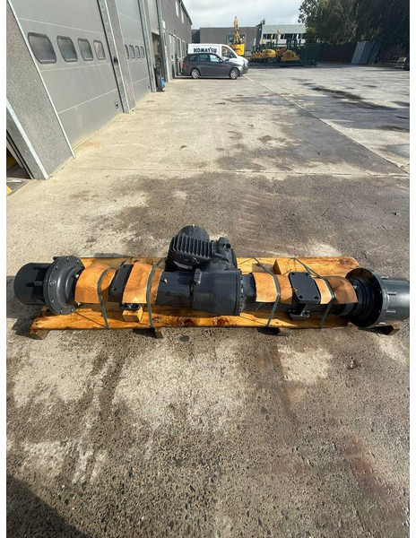 Komatsu PW140-7 REAR AXLE ASSEMBLY 20E-22-32000 - Axle and parts for Construction machinery: picture 4 Komatsu PW140-7 REAR AXLE ASSEMBLY 20E-22-32000 - Axle and parts for Construction machinery: picture 4