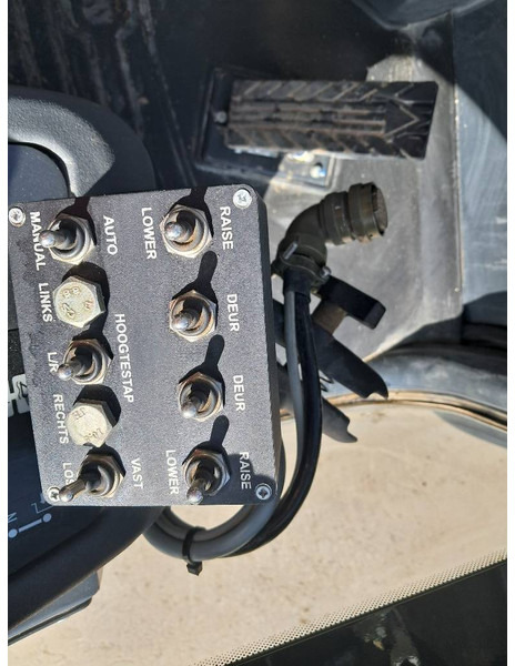 Komatsu WA100M-8 - Wheel loader: picture 5 Komatsu WA100M-8 - Wheel loader: picture 5