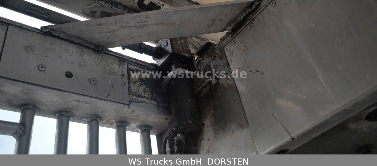 Livestock semi-trailer Menke-Janzen 3 Stock , Lenkachse , Hubdach: picture 27