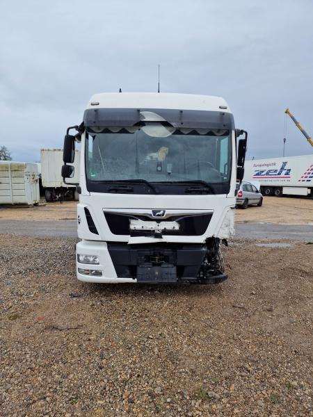 MAN TGL 8.220 BL UNFALL Koffer Langes Haus - Box truck: picture 2 MAN TGL 8.220 BL UNFALL Koffer Langes Haus - Box truck: picture 2