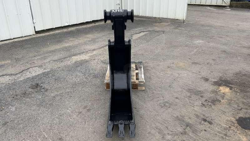 MORIN M3 - Type Banane - 270mm - Excavator bucket: picture 3 MORIN M3 - Type Banane - 270mm - Excavator bucket: picture 3
